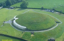 Newgrange, grobowiec w Irlandii starszy niż piramidy.