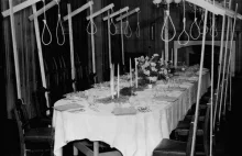 Stół jadalny, który wyprawił sądzonym w Norymberdze nazistom generał Hap Arnold