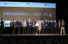 Polski rząd uruchamia kampanię społeczną „Programuj” promującą tworzenie...