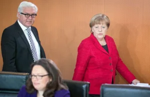 Merkel traci, fatalny wynik SPD. Antyimigrancka AfD coraz wyżej.