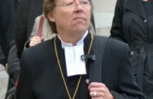 Biskup lesbijka Eva Brunne zamiast krzyży w kościele chce islamskich...