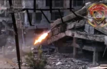 Syryjscy żołnierze wyeliminowali rebelianckiego snajpera pociskiem rakietowym!