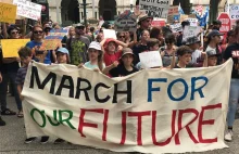 Tysiące ludzi w Australii protestowało przeciwko indyjskiej kopalni w Queensland