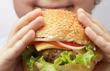 Szkodliwy fast food - 8 zaskakujących skutków ubocznych, które powoduje...