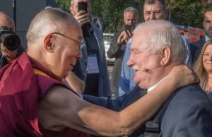 Spotkanie Wałęsy z Dalajlamą. Świat bez przemocy