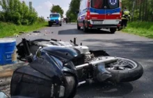 Bardzo groźny wypadek! Zderzenie motocykla z autem osobowym. Motocyklista...