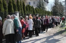 Taka jest polska służba zdrowia - pół tysiąca osób w kolejce. Kobieta zasłabła