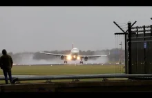 Próba wylądowania bokiem przy bardzo silnym wietrze na lotnisku Schiphol