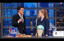 Stephen Colbert poznaje królową beznadziejnych robotów