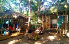 Polacy dopięli swego i budują osadę na Filipinach. Są już pierwsze domki