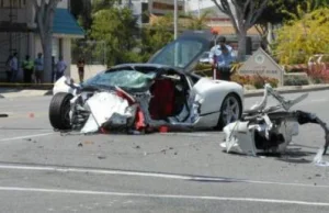 Ferrari 458 Italia zostało rozbite w Kalifornii, Kierowca nie żyje