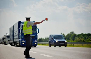 Jak unikać i nie płacić mandatów w Polsce oraz jeździć bezpieczniej?