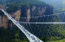 Widok zapiera dech w piersiach. W Chinach otwarto najwyższy szklany most.