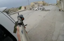 Polak walczy przeciwko ISIS i śpiewa "Widziałem orła cień..."