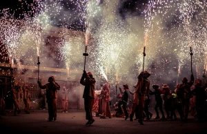 Tańcząc z diabłami, igrając z ogniem – kataloński Correfoc