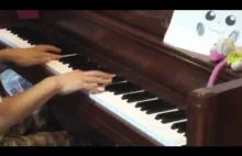 Muzyka z bitwy pokemonów zagrana na pianinie