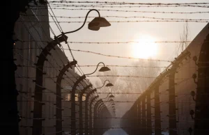 Uczestnicy incydentu w Muzeum Auschwitz usłyszą zarzuty