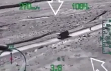Rosyjski śmigłowiec MI-28 niszczy pojazdy ISIS