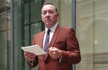 Kevin Spacey pokazał się publicznie i wyrecytował wiersz