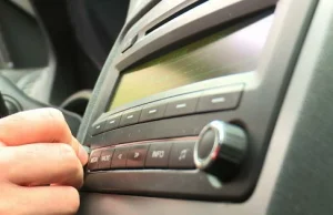 Urzędnicy chcą sprawdzić, czy kierowcy płacą abonament za radio