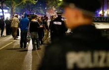 Hamburska policja skapitulowała przed imigrantami z Afryki Północnej .