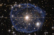 Oto przepiękna gwiazda, którą uchwycił Kosmiczny Teleskop Hubble'a
