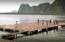 Niesamowita historia tajlandzkiej drużyny-Boisko na wodzie