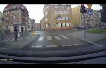 Kobieta ścięta na przejściu przez driftującego Renaulta - Legnica 17.06