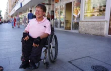 Złodzieje ukradli niepełnosprawnemu wózek inwalidzki. Sebastian nie ma...