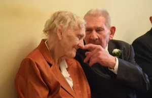 Miłość nie pyta o wiek. On ma 85 lat, ona 94. Właśnie się pobrali