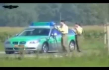 Reakcja niemieckiej policji z suszarą na jadący 300km/h motocykl