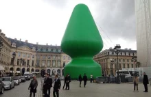 Świąteczna zatyczka analna w Paryżu