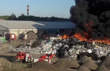 Potężny pożar w Siemianowicach Śląskich: Płonie składowisko odpadów.