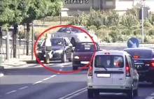 Policja - sześciometrowy, wysuwany maszt z kamerą obserwuje skrzyżowania