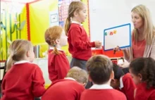 Brytyjskie dzieci zaniedbywane przez nauczycieli z powodu napływu imigrantów