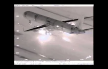 Lądujący samolot oglądany przez kamerę termowizyjną