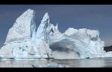 Matka natura zmienia wygląd góry lodowej