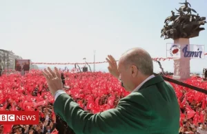 Erdogan pokazuje fragmenty zamachu w NZ na swoich wiecach wyborczych.