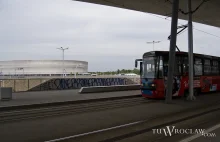 Nie było trzeba długo czekać na zdewastowanie przystanku Wrocław Stadion.