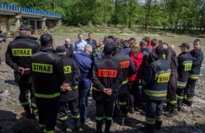 Jarosław Kaczyński w stylu "commander in chief"