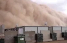 Burza piaskowa w amerykańskiej bazie wojskowej w Iraku