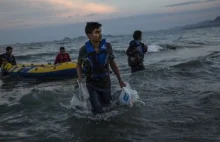 Grecja chce zawracać łodzie z migrantami. Jest już propozycja dla państw UE.