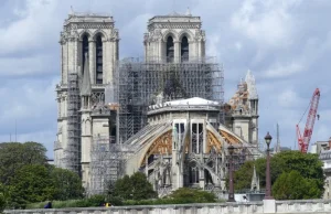 Katedra Notre Dame wciąż nie jest bezpieczna. Istnieje ryzyko zawalenia...