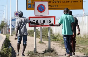 Brytyjczyk zabił migranta blokującego drogę w Calais