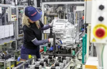 Wierchuszka na otwarciu nowej linii produkcyjnej w wałbrzyskiej montowni Toyoty