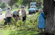 Nawałnice nad Polską. Zablokowane drogi i tysiące gospodarstw bez prądu