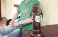 Odkrył przedwojenną butelkę z piwem