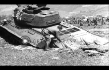 Radziecki Sherman wyciąga zakopanego T-34 - Austria 1945