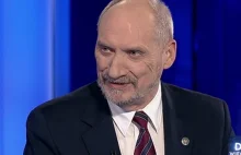 Ko(s)mik Macierewicz i Caracale: "Ogłosiłem, ale to nigdy nie było aktualne".