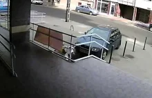 Szaleńczy pościg ochroniarza po napadzie na bank